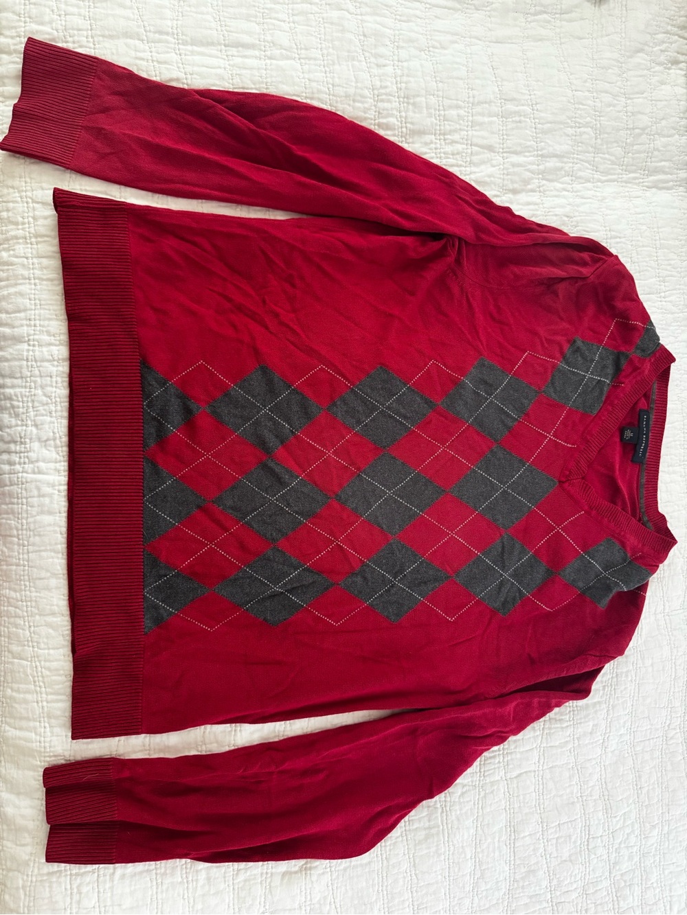Banana Republic Red V-Neck Argyle Sweater with Gray Pattern